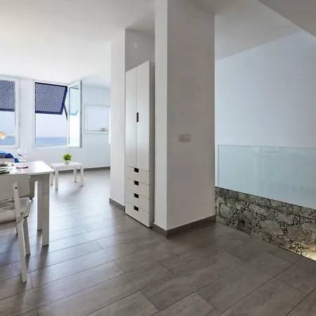Flatguest - Castle Sea View *