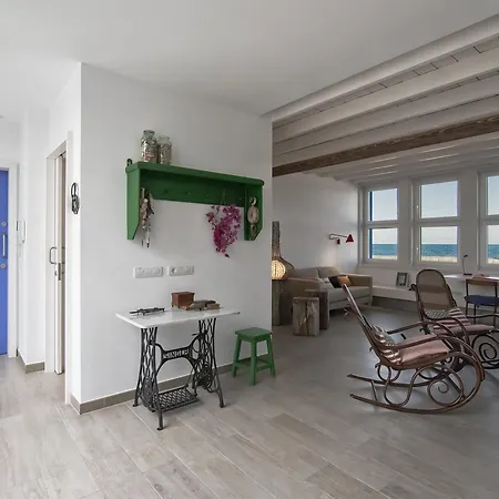 Daire Marina Oceanfront House *