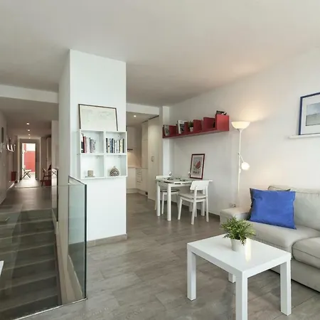Апартаменты Marina Oceanfront House *