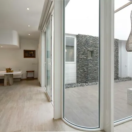 Апартаменты Marina Oceanfront House