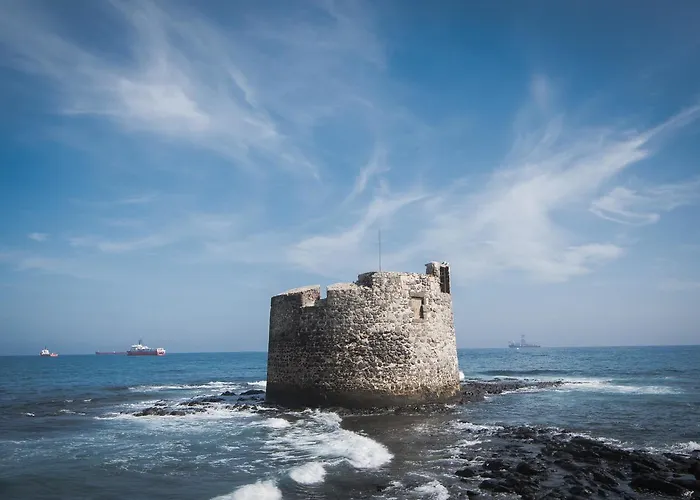 Marina Oceanfront House Apartament *