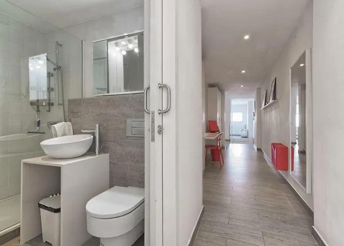 Marina Oceanfront House Apartament *